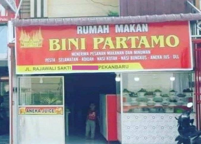 Kalau Diperhatiin, Nama Resto Padang Tuh Kocak Juga